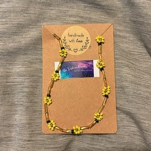 ⭐️Handmade✋/Daisy glass beaded necklace
